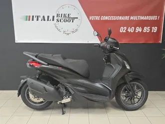 piaggio beverly 400 2025 400 cm3 | scooter | 151 km | 44400 reze