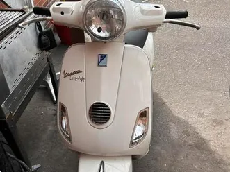 ② vespa lx50 cc 4t mooi wit