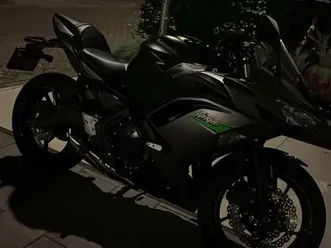 2024 model grijs/zwart