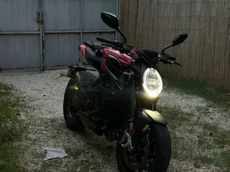 mv agusta brutale rosso 2023 – 4500 km – comme neuve 35kw 35 kw a2