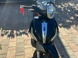 piaggio piaggio beverly 350 cm3, 2016 god.