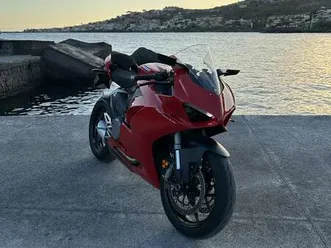 ducati panigale v2 rosso