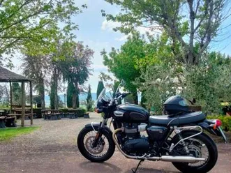 triumph bonneville t100 black nero