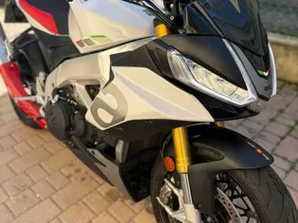 aprilia tuono v4 1100 bianco