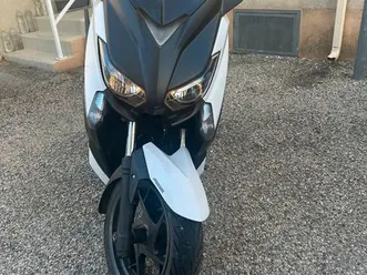 scooter yamaha xmax 125