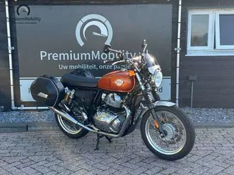 royal enfield interceptor 650 oranje