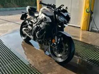 triumph street triple r - 2023