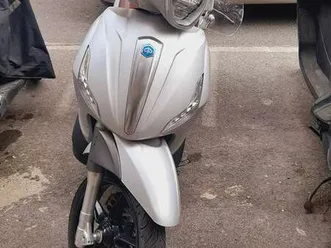 piaggio beverly 350 sport touring grigio