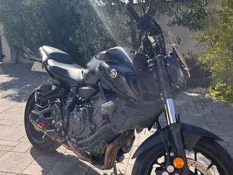 yamaha mt 07 full black a2 - ligne akrapovic -