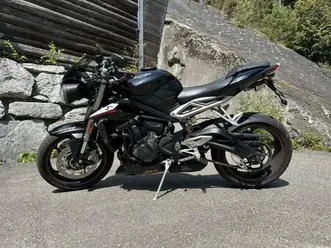 triumph street triple rs naked