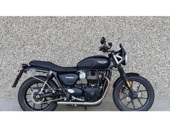 vendo triumph street twin 900 (2017 - 18) usata a savigliano (codice 9827608) - moto.it