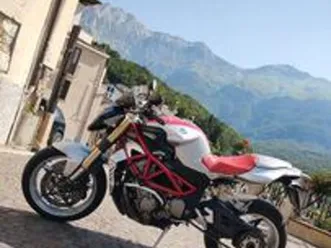 mv agusta brutale 910 - 2005