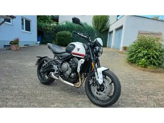 triumph trident 660, 1. hand, scheckheftgepflegt, garagenfahrzeug