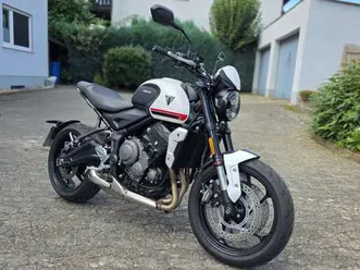 triumph trident 660