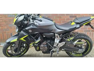 yamaha mt07 mit akrapovič auspuff