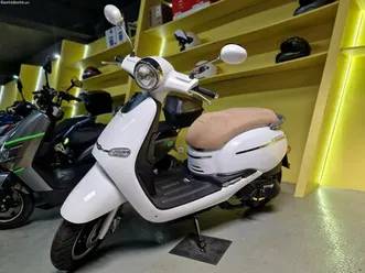 yamaha vity 125 ( bastante economica e fiável )