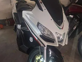aprilia srv 850