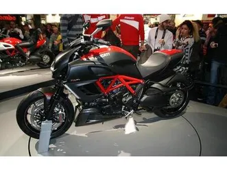 ② ducati diavel 1200