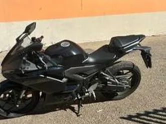 yamaha yzf r3 - 2025