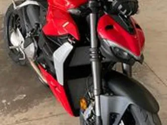 ducati streetfighter v2