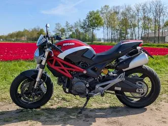 ducati monster 696 rood
