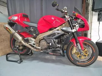 ② aprilia tuono rsv