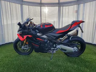 aprilia aprilia rsv4 factory 1100