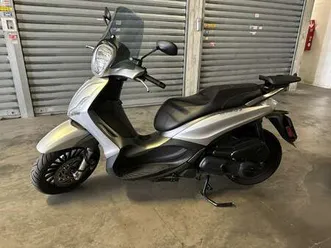 piaggio beverly 300 beverly 300 s i.e. argento