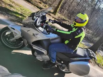 ② honda deauville 700 nt700