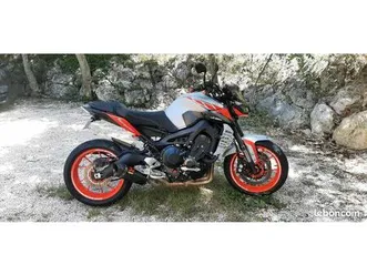 moto yamaha mt09