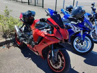 yamaha r1