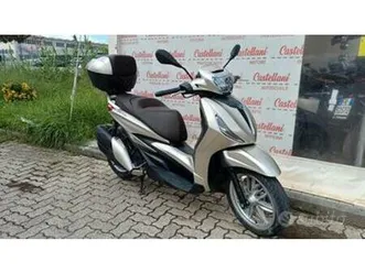 piaggio beverly 400 hpe anno 2023 km 9.300