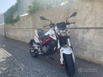 moto benelli tnt 125