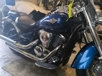 ② kawasaki vn 900 année 2008