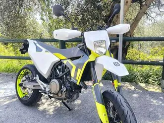 husqvarna 701 supermoto bianco