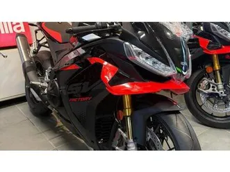 vendo aprilia rsv4 1100 factory (2025) nuova a erba (codice 9834037) - moto.it