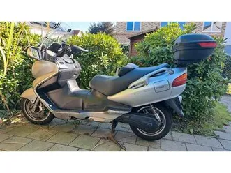 suzuki-burgman-an-650