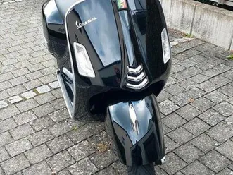 vespa 125 gts schwarz - top zustand