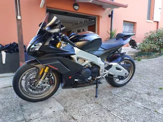 aprilia rsv4 1100 factory