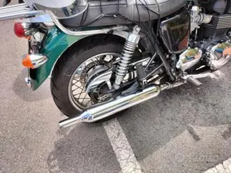 triumph bonneville - 2011