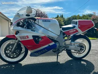 magnifique yamaha fzr750r ow01