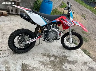 vends moto ycf 150