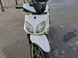 yamaha xenter 125 bianco