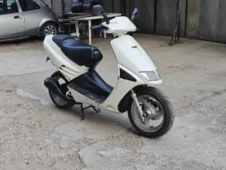 aprilia sr