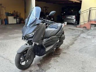 yamaha black x-max black