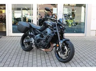 yamaha mt-09 , koffer, scheibe, a2 möglich