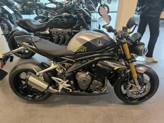 triumph speed triple 1200 rs