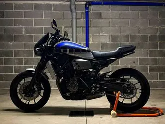 yamaha xsr 700 argento