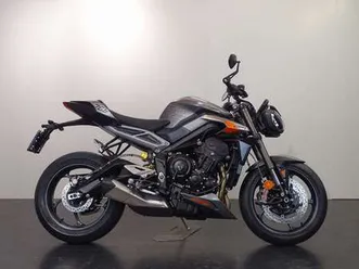 triumph street triple rs zilver
