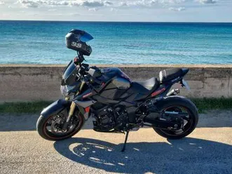 suzuki gsr 750 nero